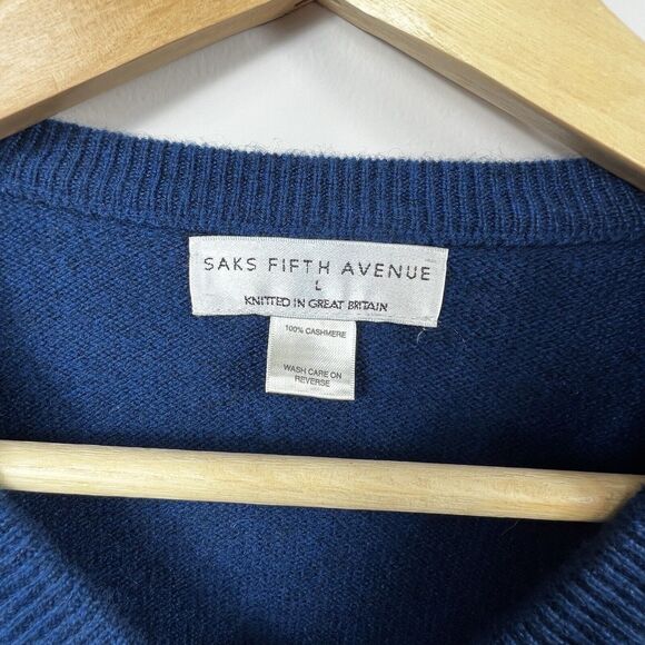 Saks Fifth Avenue Blue Cashmere Sweater Size L V Neck Pullover - Picture 7 of 13
